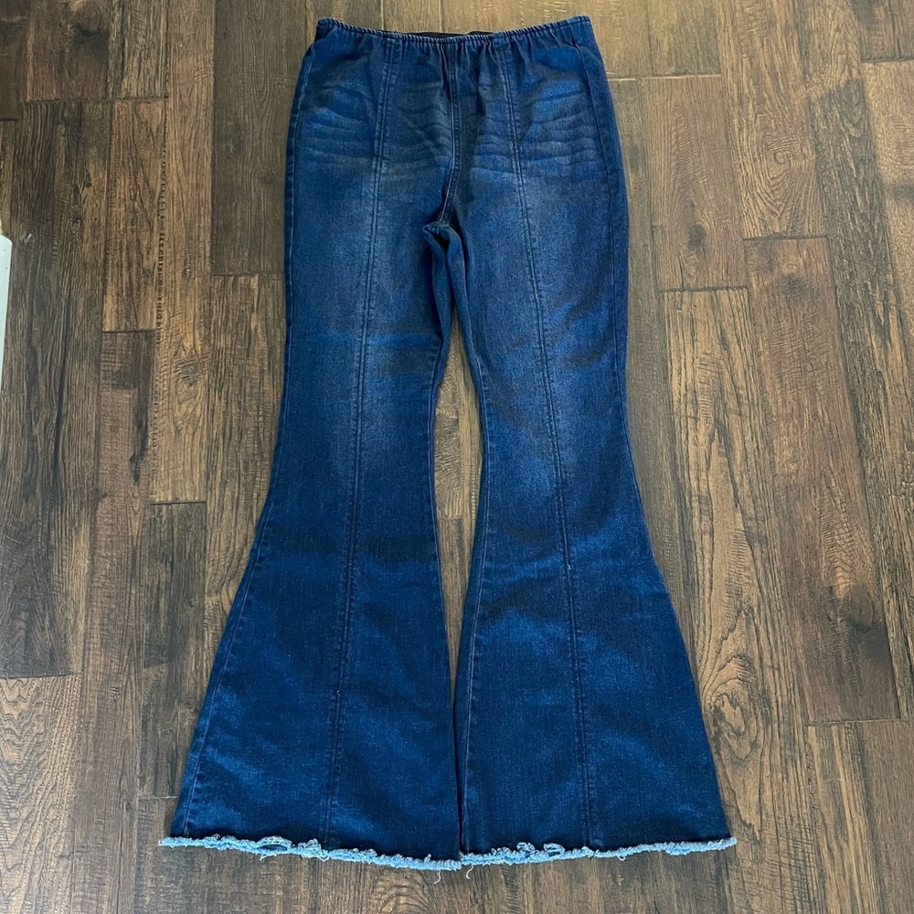No Boundaries elastic waist high rise flare jeans